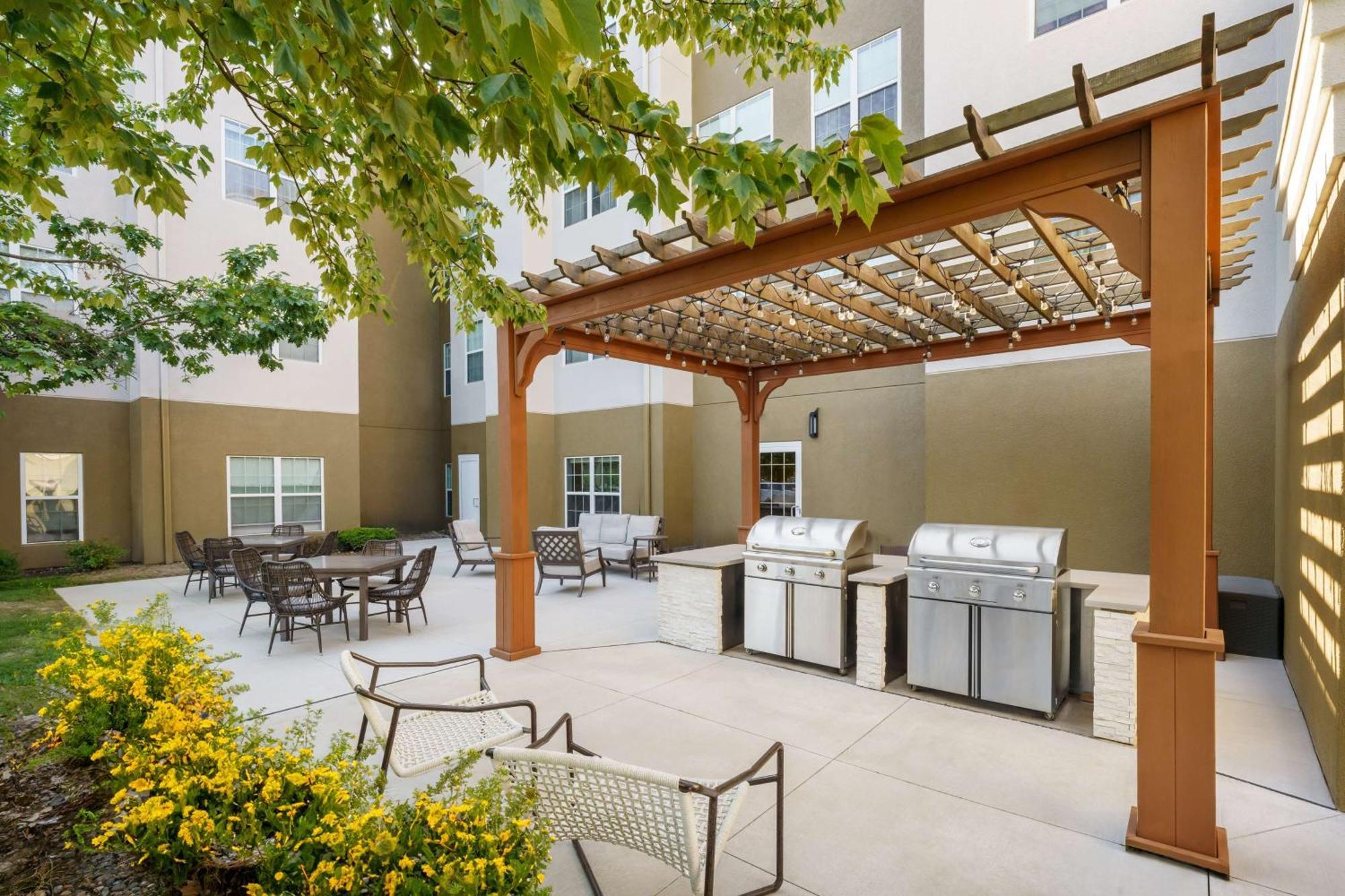 Homewood Suites By Hilton Erie Kearsarge Exterior foto