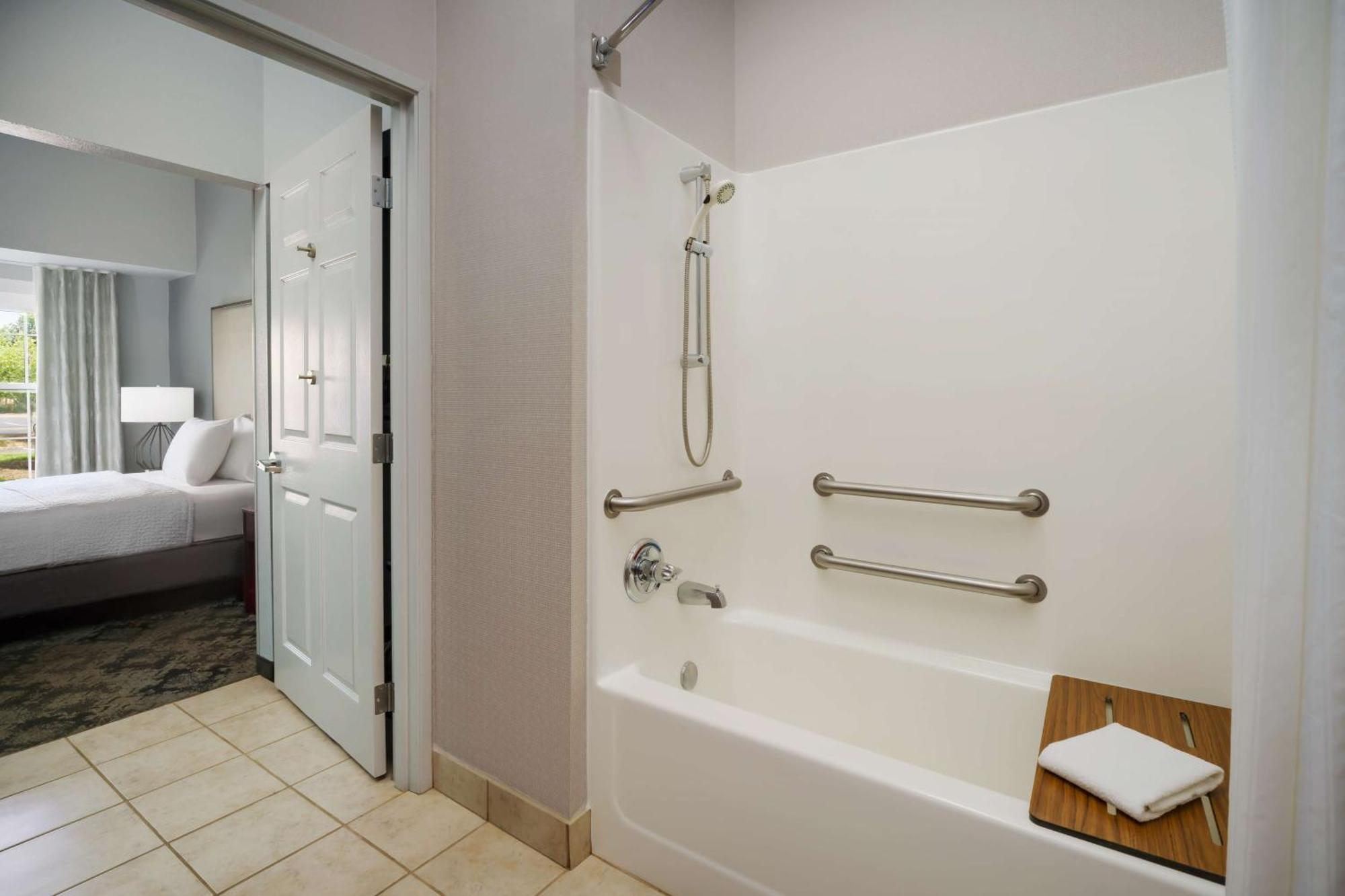 Homewood Suites By Hilton Erie Kearsarge Exterior foto